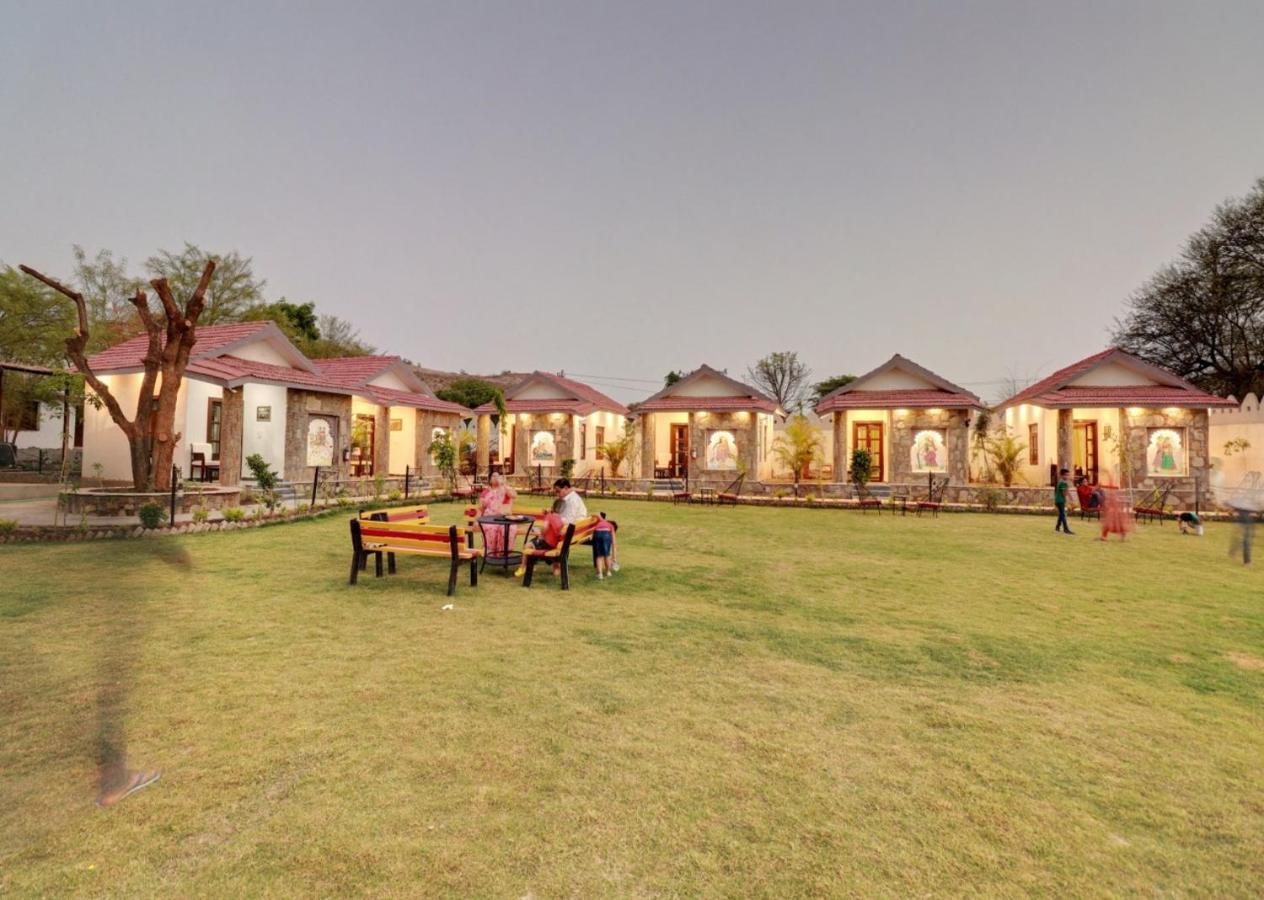 Keshav Resort อุเดเปอร์ ภายนอก รูปภาพ