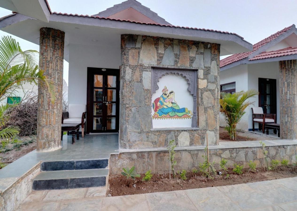 Keshav Resort อุเดเปอร์ ภายนอก รูปภาพ