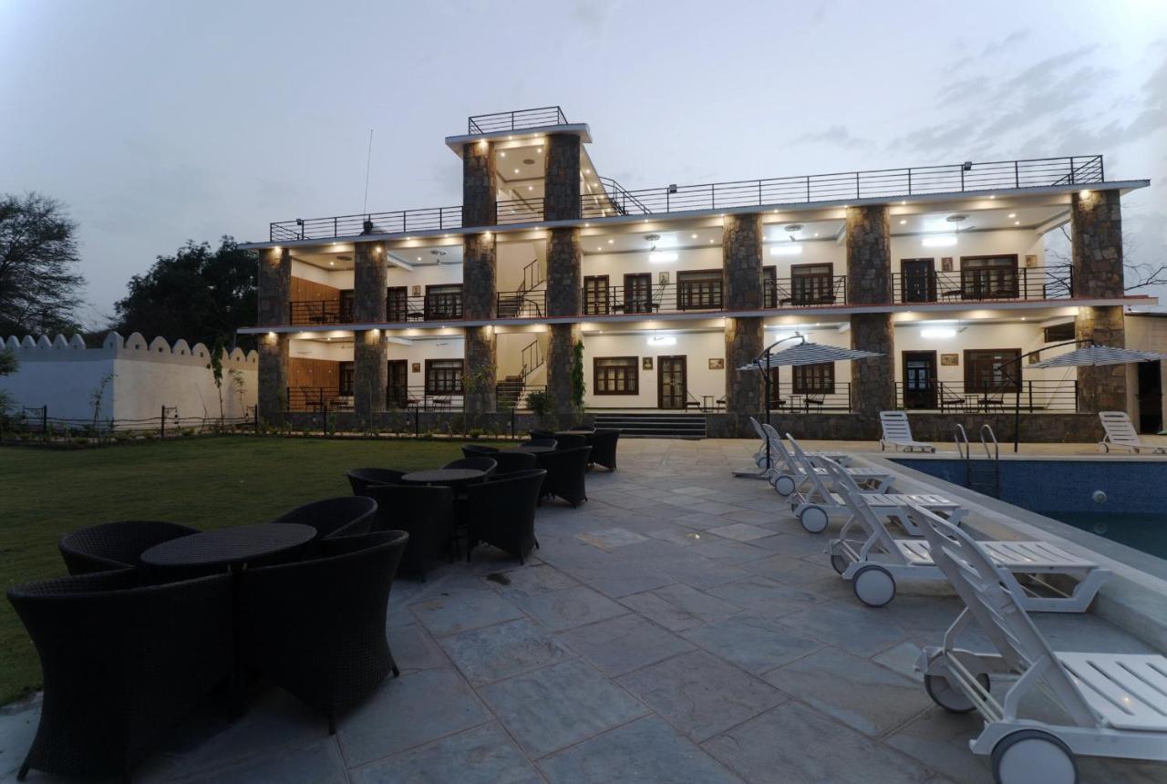 Keshav Resort อุเดเปอร์ ภายนอก รูปภาพ