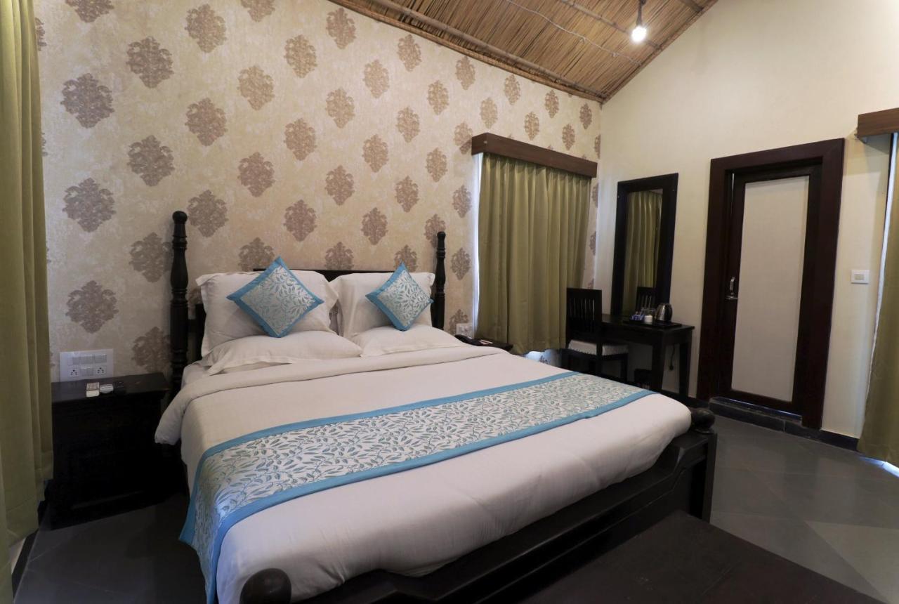Keshav Resort อุเดเปอร์ ภายนอก รูปภาพ