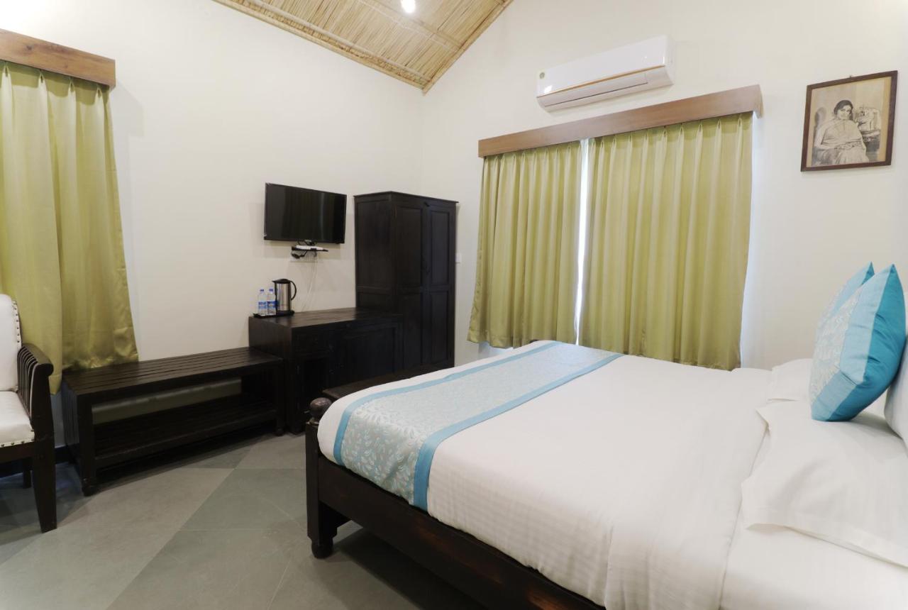 Keshav Resort อุเดเปอร์ ภายนอก รูปภาพ