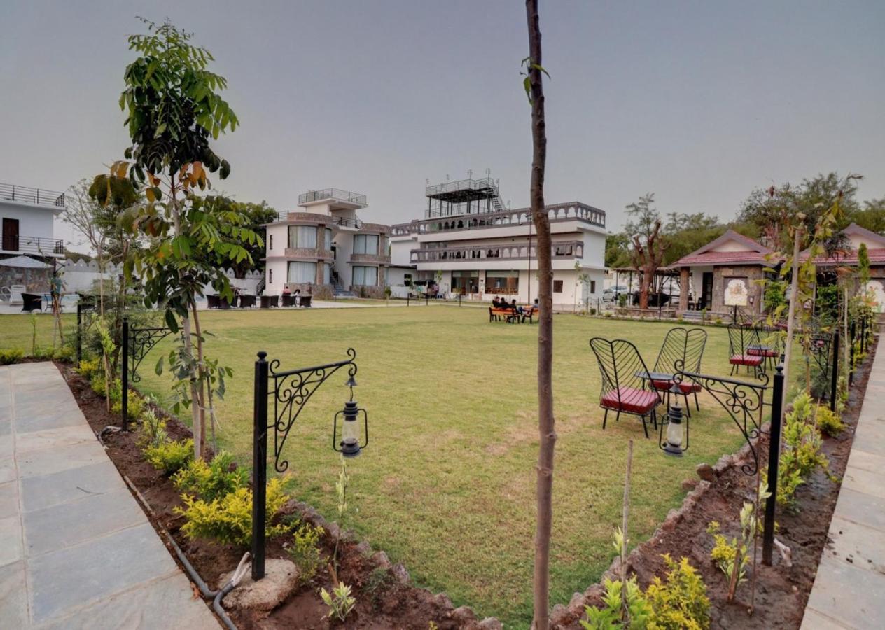 Keshav Resort อุเดเปอร์ ภายนอก รูปภาพ