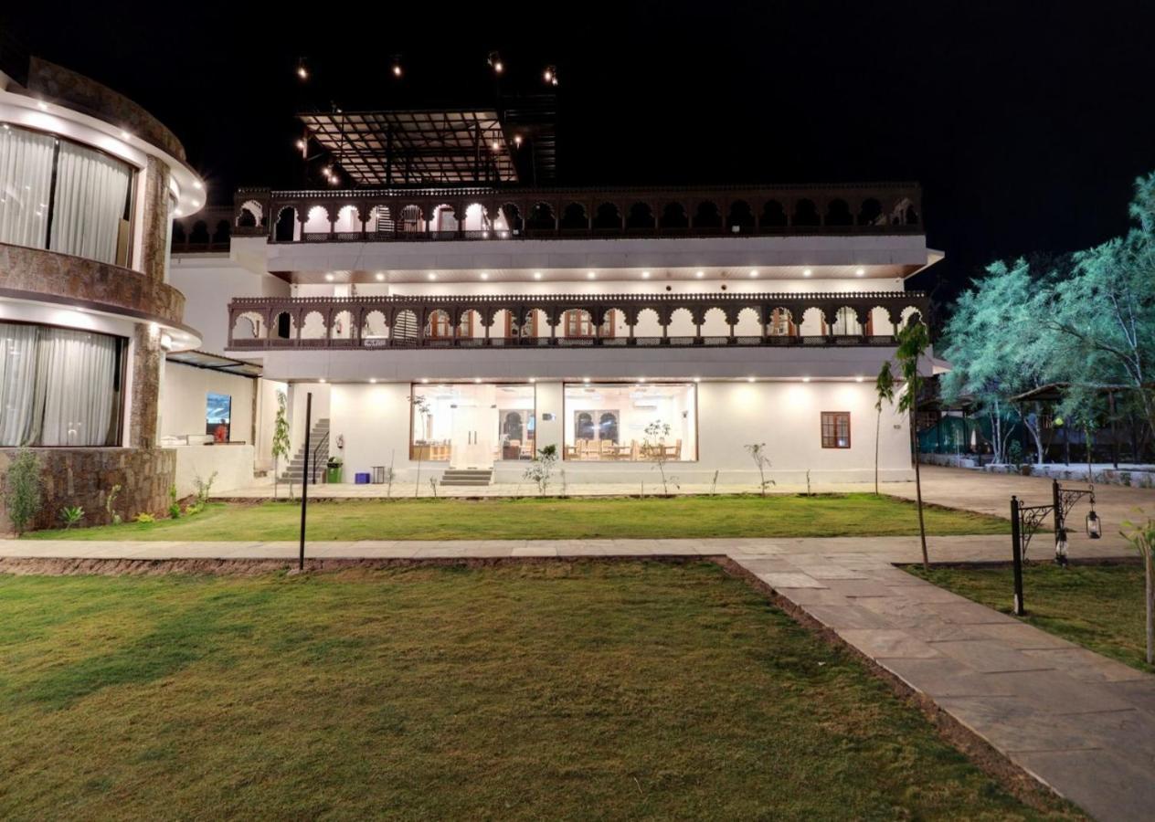 Keshav Resort อุเดเปอร์ ภายนอก รูปภาพ