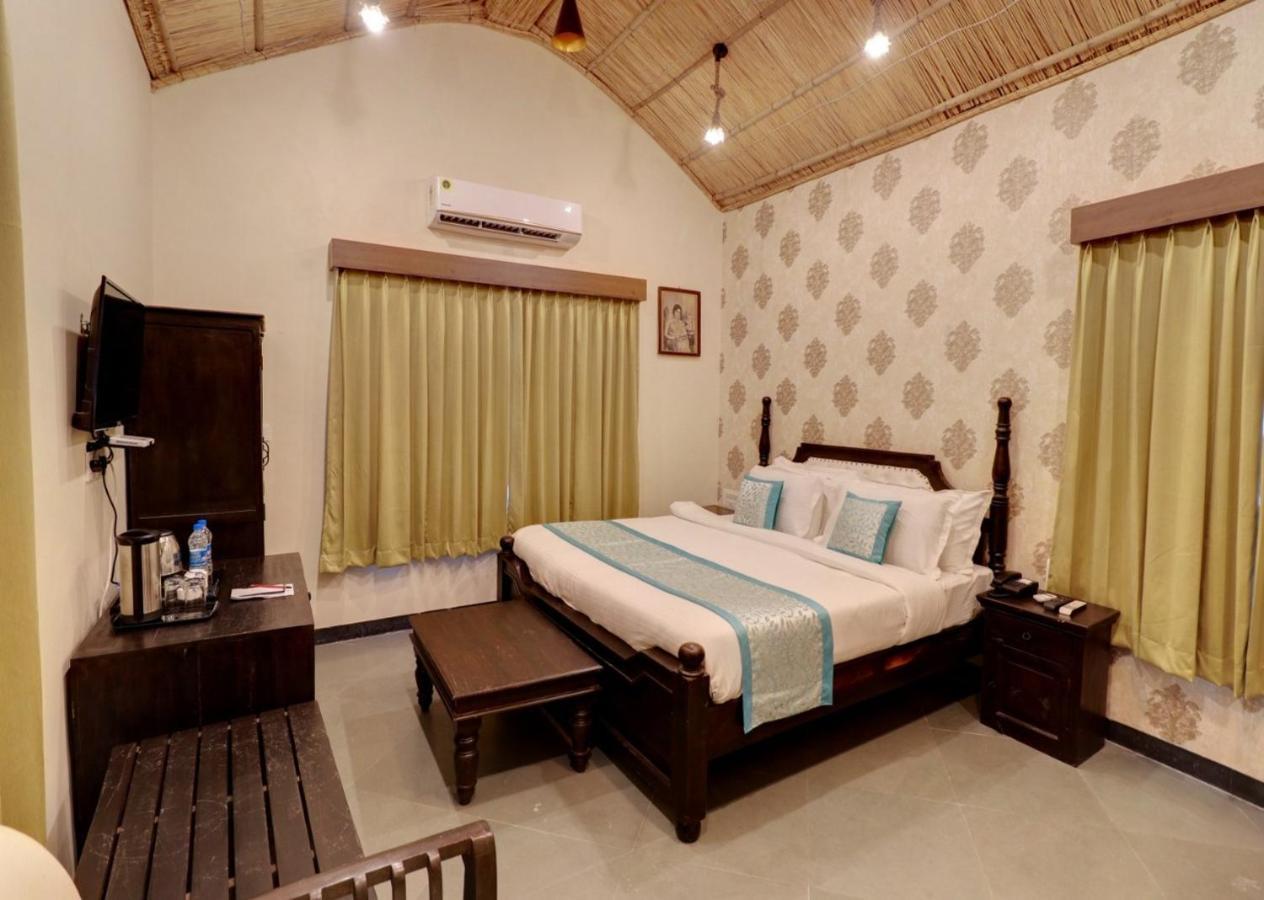 Keshav Resort อุเดเปอร์ ภายนอก รูปภาพ